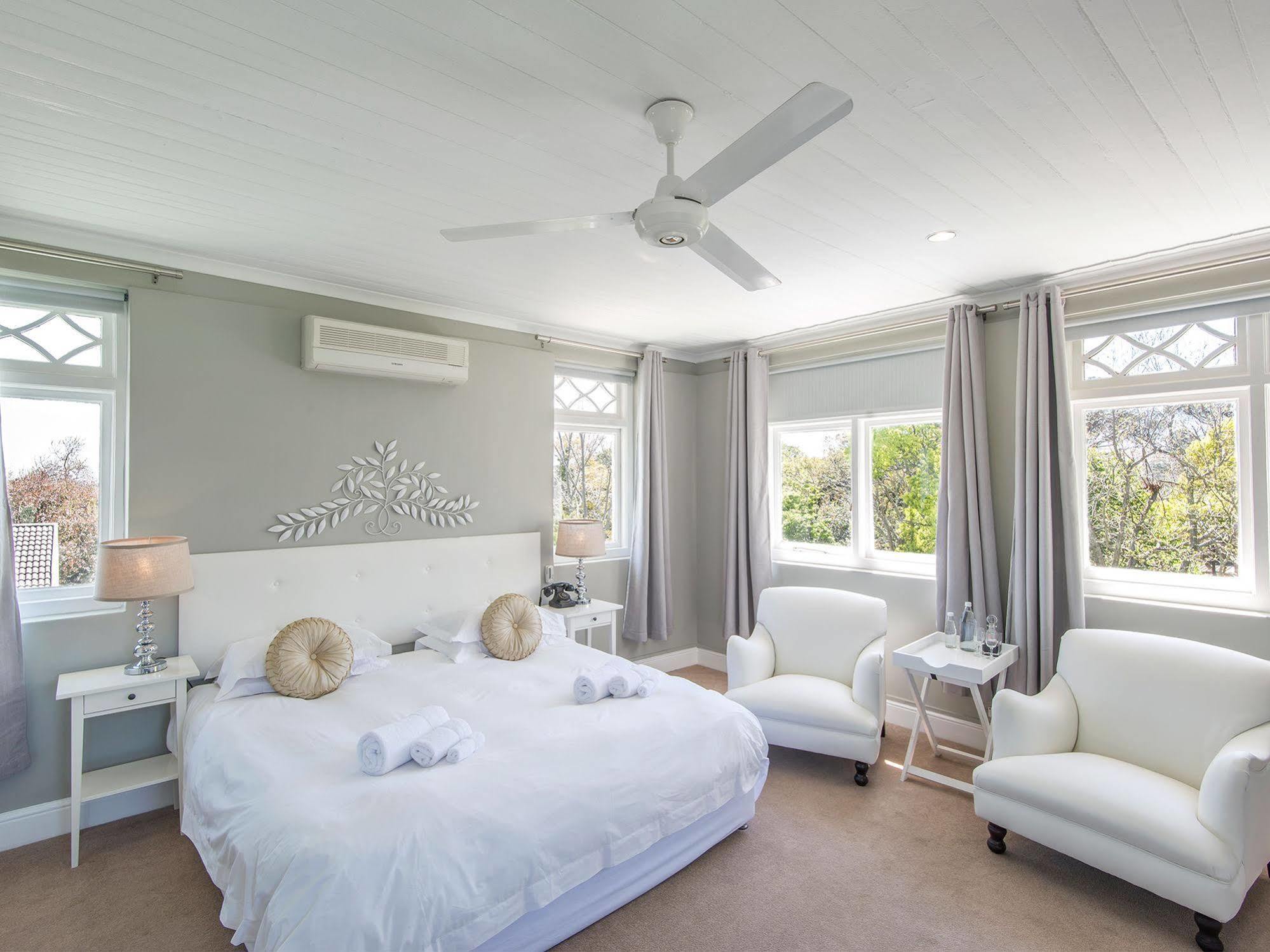 ซัมเมอร์วูดเกสท์เฮาส์ Bed & Breakfast สเตลเลนบอช ภายนอก รูปภาพ