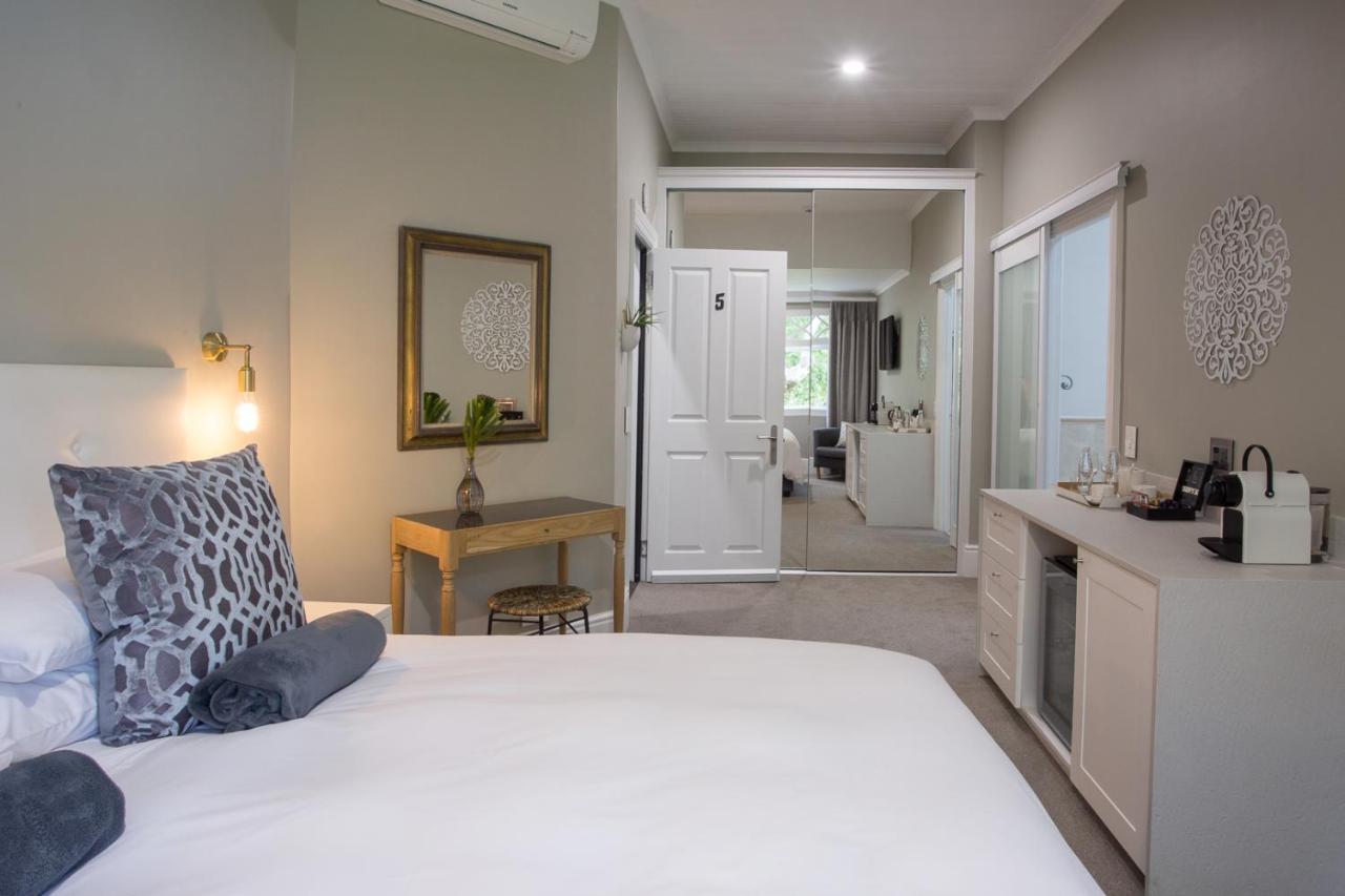 ซัมเมอร์วูดเกสท์เฮาส์ Bed & Breakfast สเตลเลนบอช ภายนอก รูปภาพ