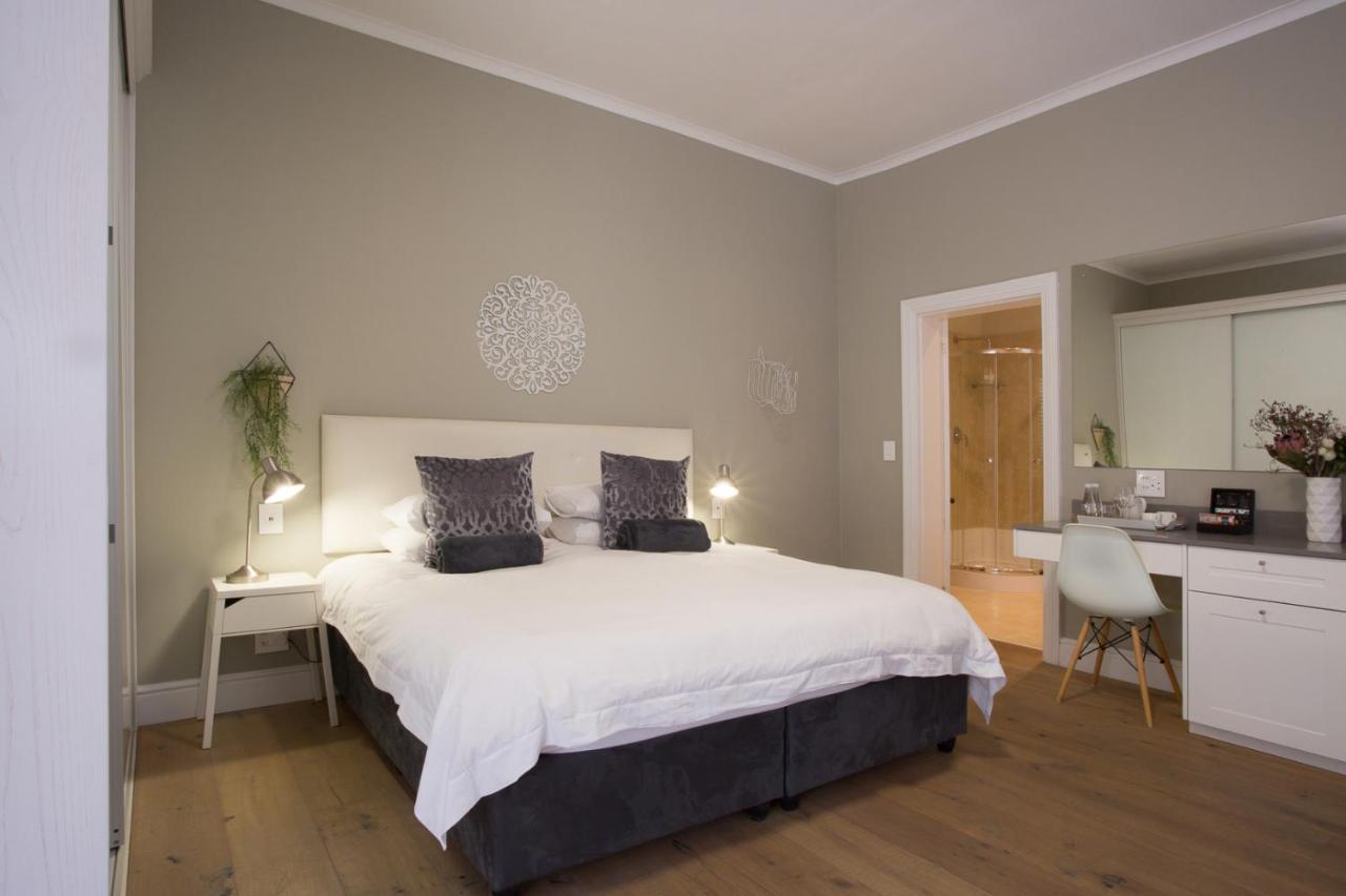 ซัมเมอร์วูดเกสท์เฮาส์ Bed & Breakfast สเตลเลนบอช ภายนอก รูปภาพ